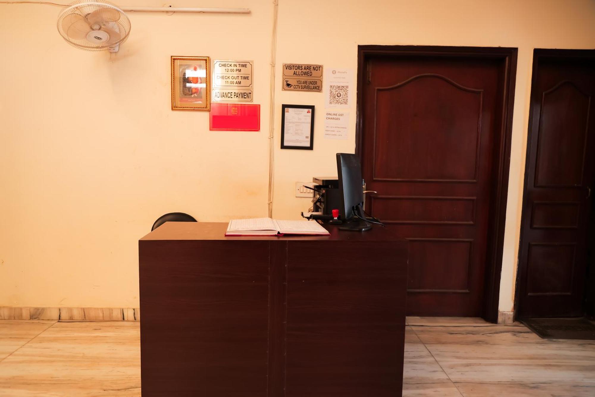 Hotel Green Villa - Near Anand Vihar Station ニューデリー エクステリア 写真