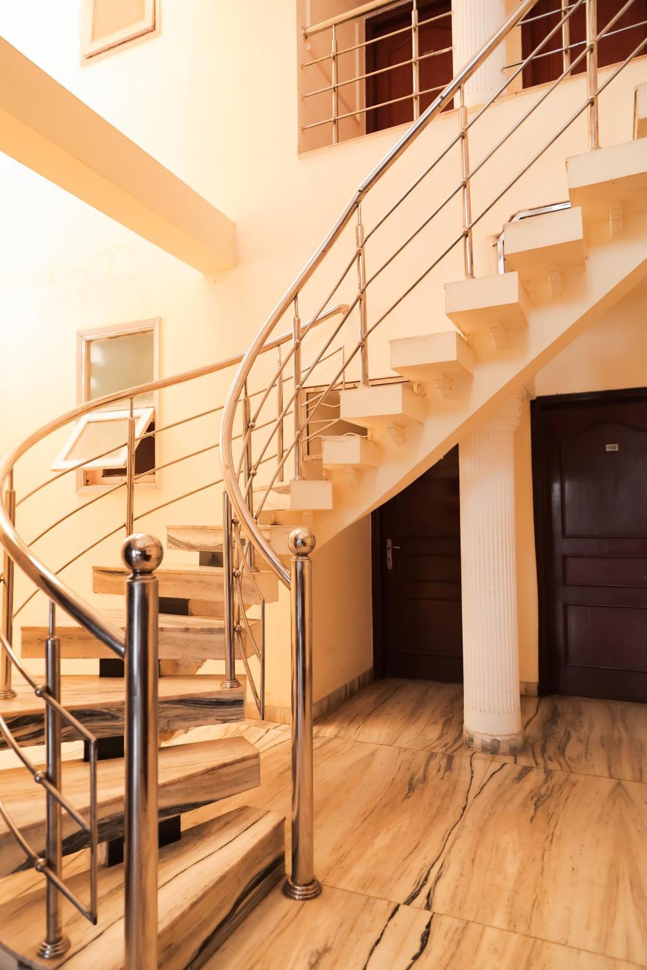 Hotel Green Villa - Near Anand Vihar Station ニューデリー エクステリア 写真