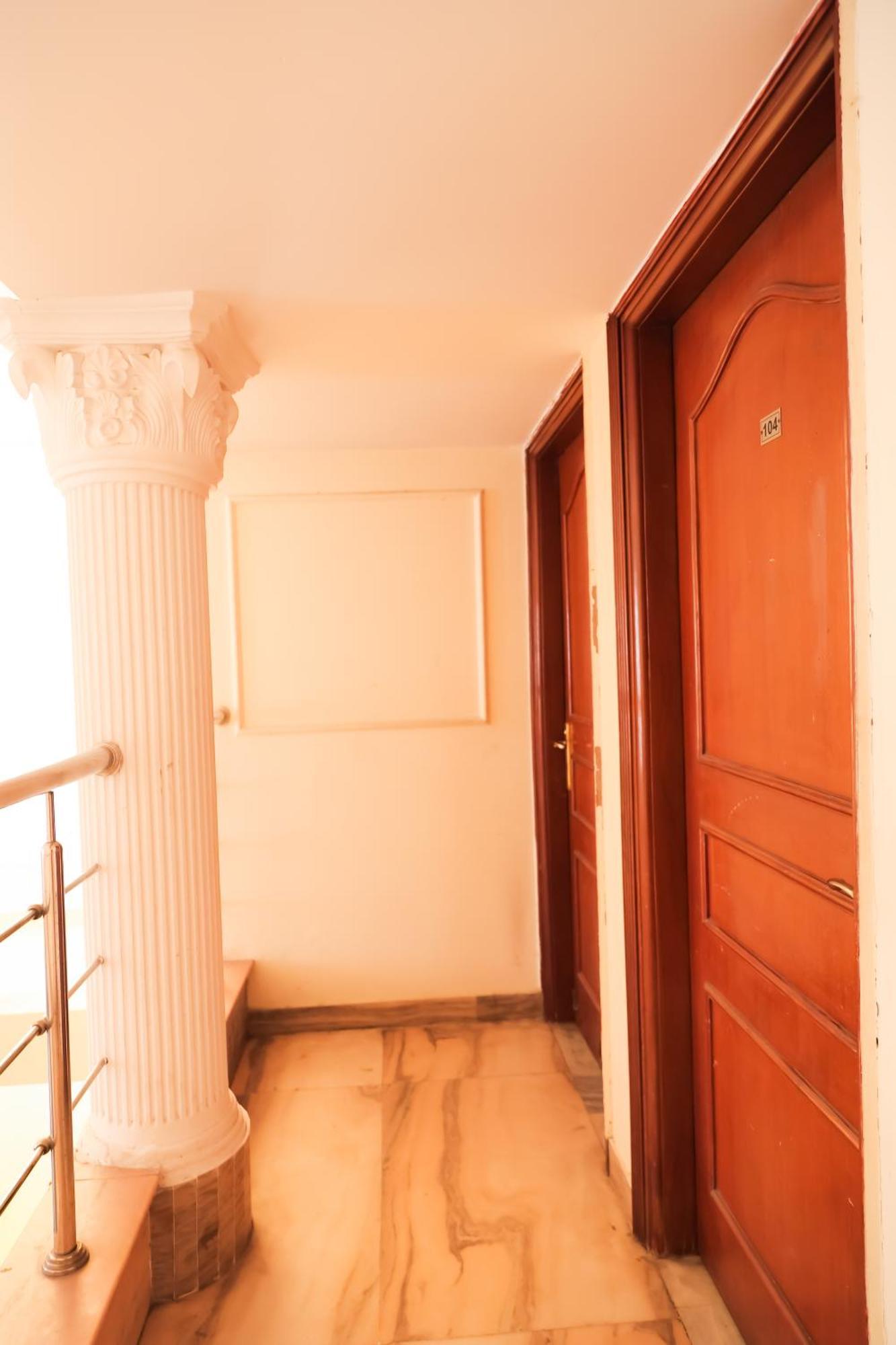 Hotel Green Villa - Near Anand Vihar Station ニューデリー エクステリア 写真